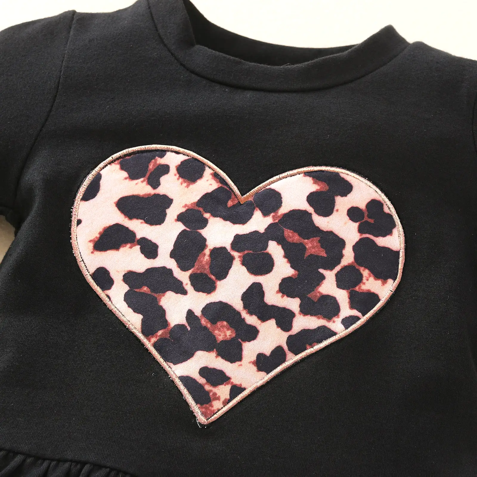 2 Pieces Set Baby Kid Girls Love heart Tops And Leopard Pants Wholesale 23113006