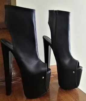 Black Peep Toe 19 cm Open Back Booties